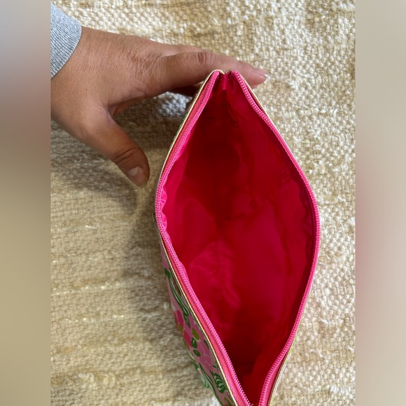 LILLY PULITZER X ESTEE LAUDER | Floral Makeup Bag - Picture 6 of 10